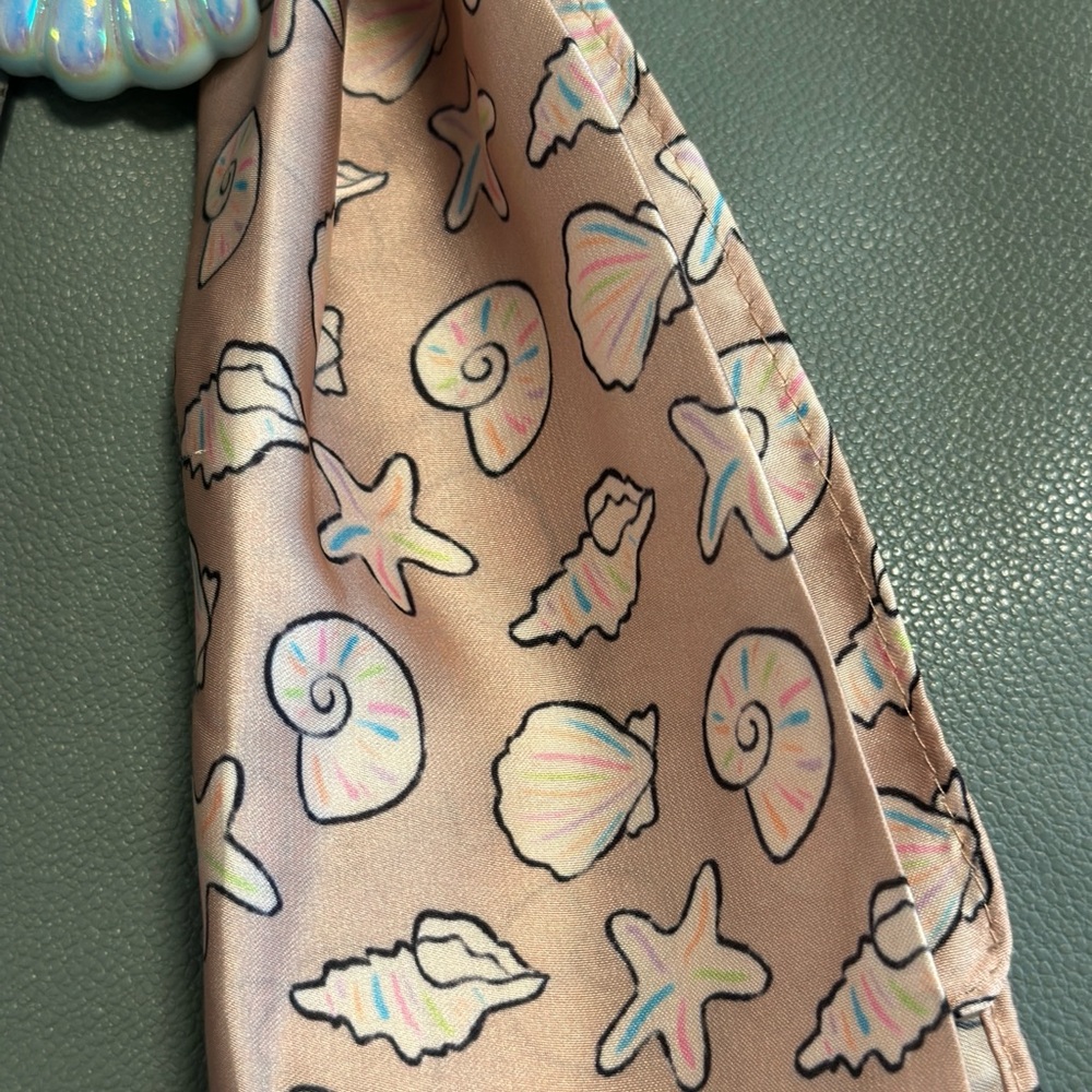 Bag Accessory Bundle With Shell Charm And Scarf. - image 2